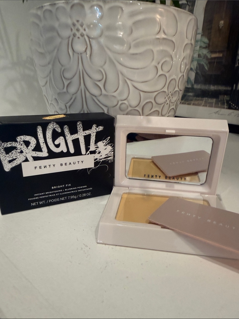 NEW Fenty Beauty Bright Fix Brightening Blurring Powder Banana 03 0.28 oz